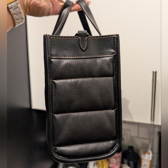 ❌SOLD❌Field Tote 22 With Quilting And Coach Badge - Picture 2 of 6